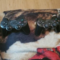 2 ps3 controllers