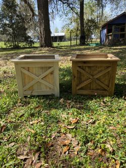 1 Unfinished Handcrafted 15x15 Wood Planter
