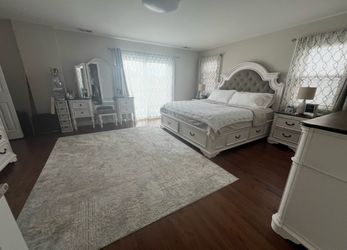 King Bedroom set 6 piece