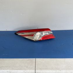 2018 2019 2020 2021 TOYOTA CAMRY TAIL LIGHT LEFT DRIVER SIDE