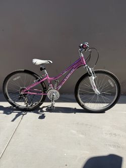 Kids Trek “24 wheels Like new