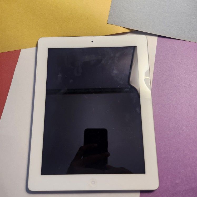 iPad (3rd generation) Dont know if it works (UNTESTED)2/3