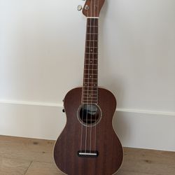 FENDER ZUMA UKULELE