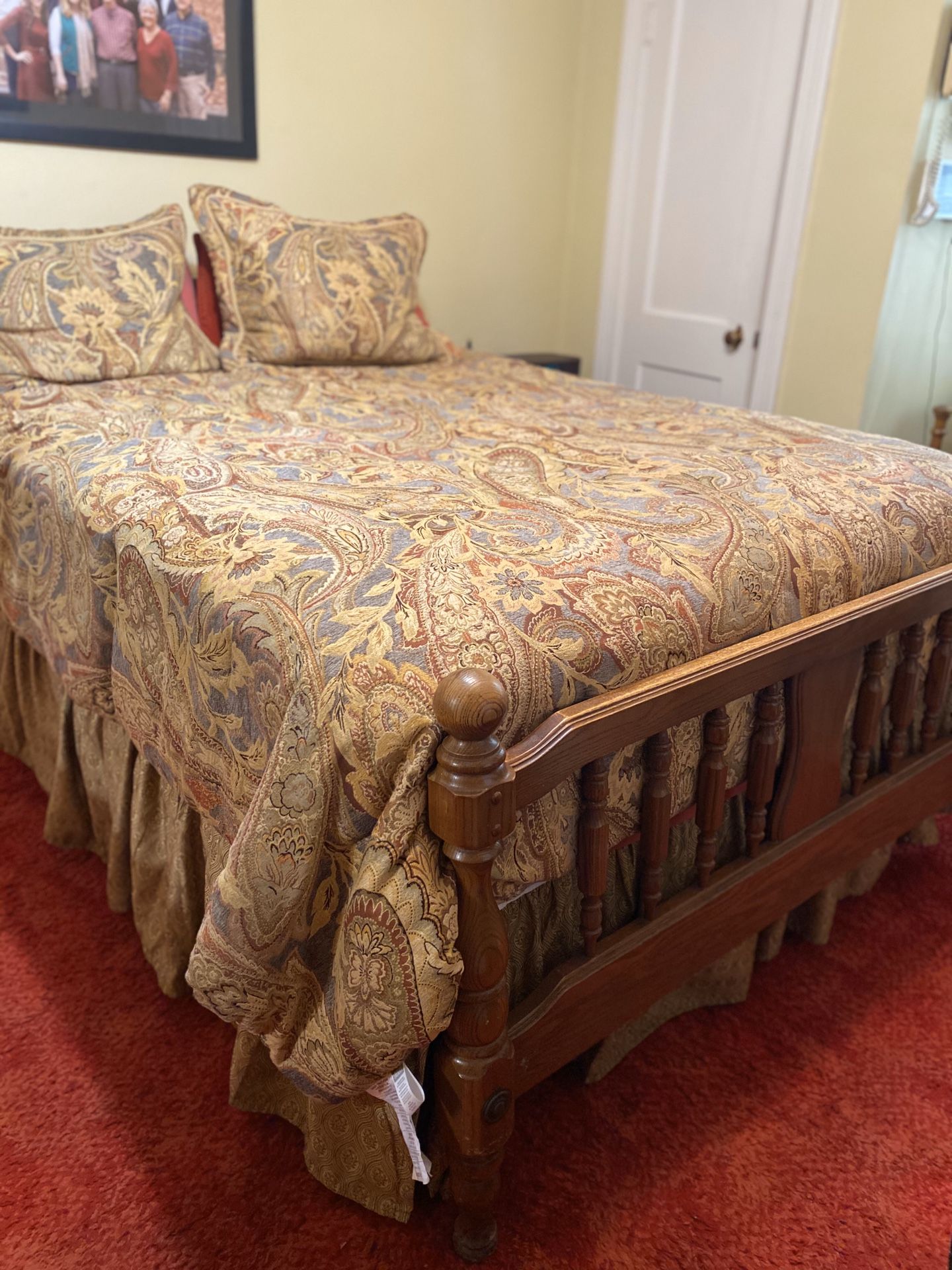 Queen size bedroom furniture set