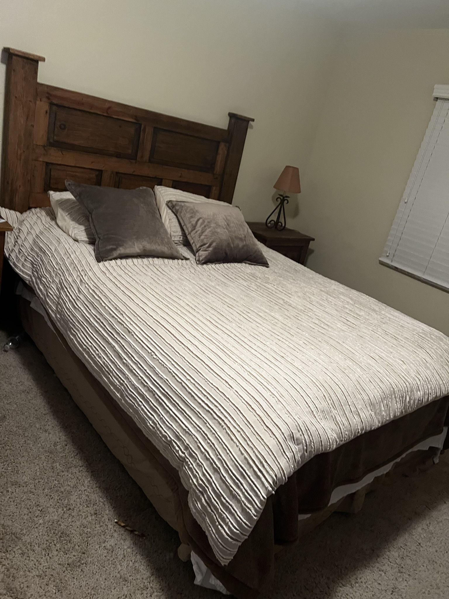 Queen Bedroom Set Solid Wood Like New