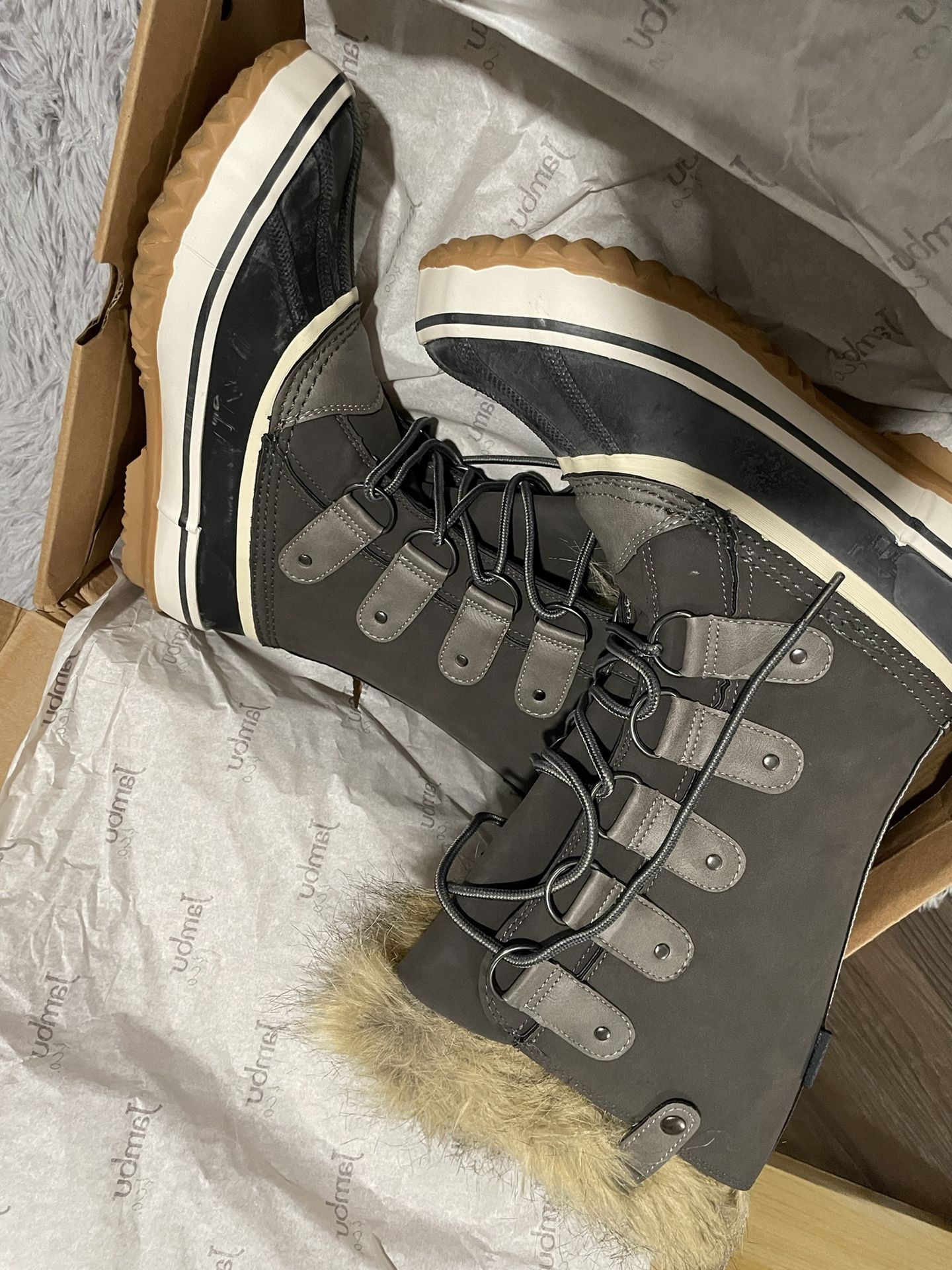 Brand new jambu boots