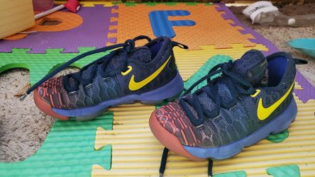NIKE