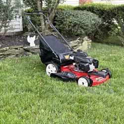 Beautiful Commercial Grade Honda Powered Toro 3n1 22” SELF PROPELLED Lawn Mower with Atomic Blade & More