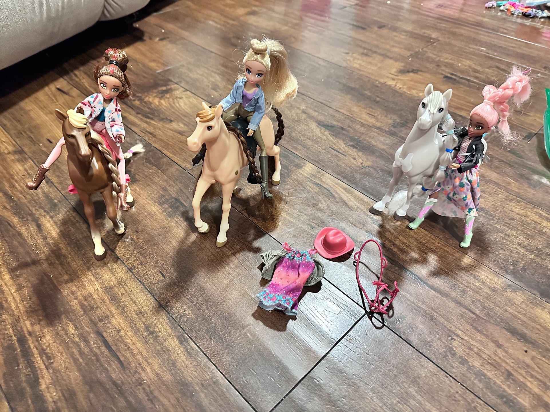 Spirit Pony And Doll Set 