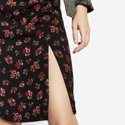 Zara Black and Red Floral pencil Skirt