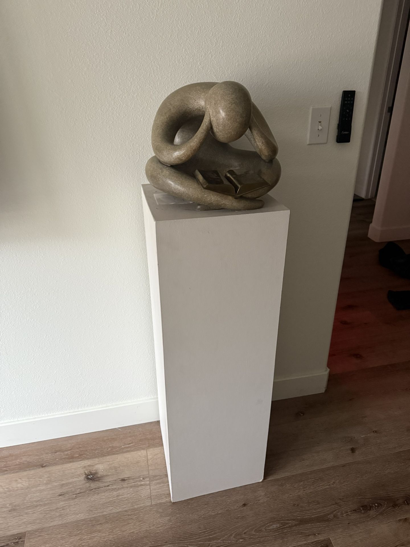 “The Student” Statue + Stand