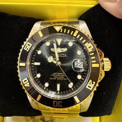 Invicta Men’s Chronograph Watch Gold Silver Black New 