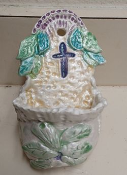 Holy Water Font Resin Wall Hanging 4.5" Tall *10.00* Church Religion