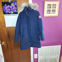 ALMOST NEW AUTHENTIC CANADA GOOSE 3802L SHELBOURN PARKA.  BLUE MODEL 3802L. 