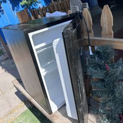 Mini Fridge 