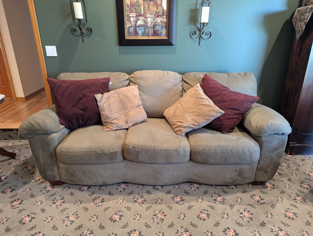 FREE Comfy Couch 
