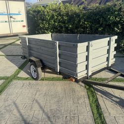 4 x 8 trailer small trailer in perfect condition registered paperwork ready to go 2500 pound. Axle