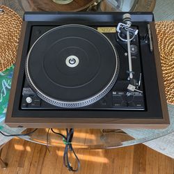 CS 1257 Turntable