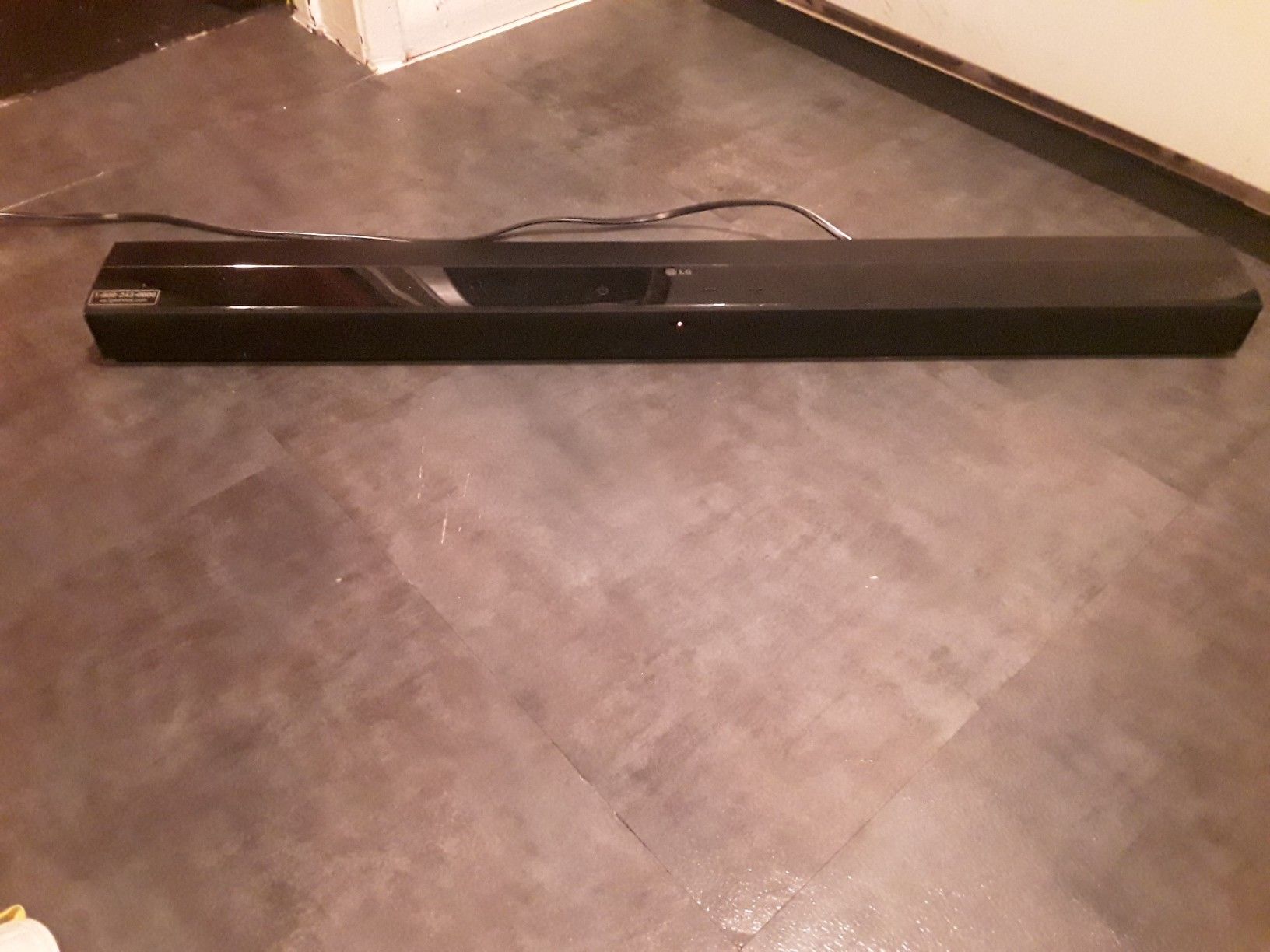 LG NB2022A 2.0 Channel 40 W Sound Bar Speaker for Sale in Seattle, WA OfferUp
