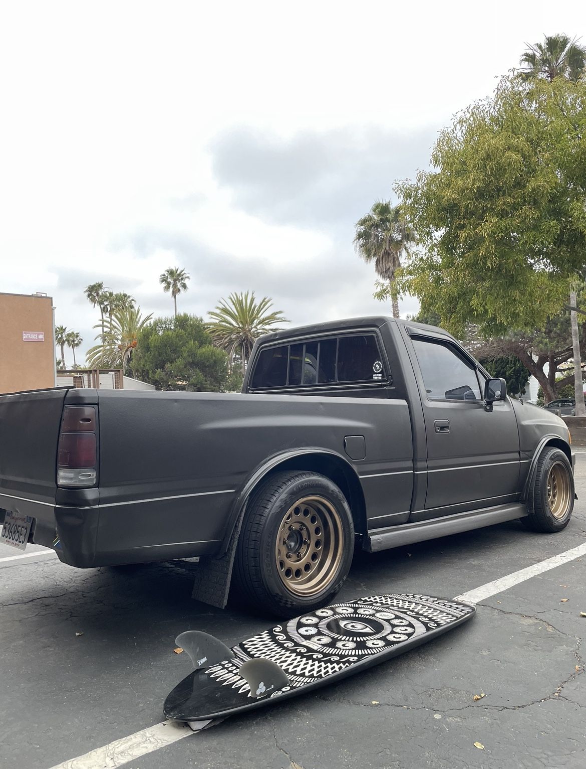 Isuzu Mini Pickup Truck