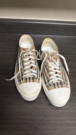 Men’s size 13 Burberry