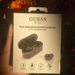 GUESS Wireless Bluetooth Earbuds
