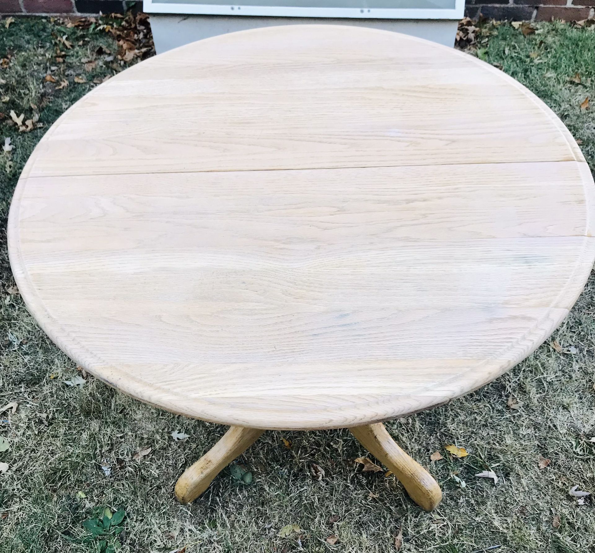 Round Kitchen Table