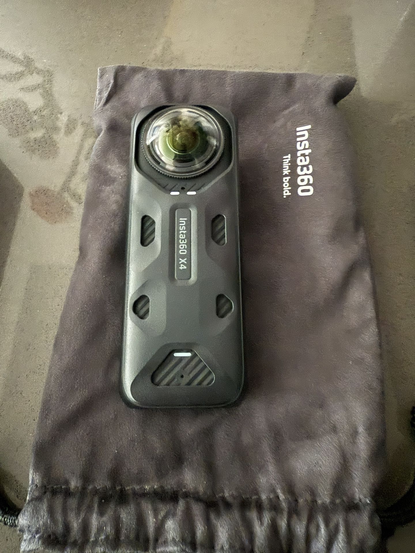 Insta 360 X4