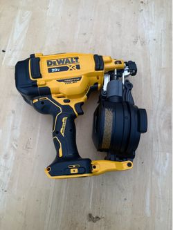 DEWALT 20V MAX 15-Degree Electric Cordless Roofing Nailer (Tool Only