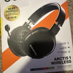 SteelSeries Arctis 1 Wireless - Wireless Gaming Headset - USB-C Wireless - Detachable Clearcast Microphone - for PC, PS5, PS4, Nintendo Switch, Androi