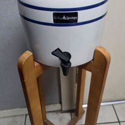 Jug water stand