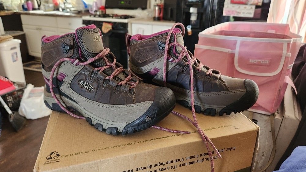Woman's Work Shoe/Boot Best Offer