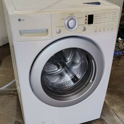 Very Clean! LG Heavy Duty Super Capacity Front-Loading Washing Machine!