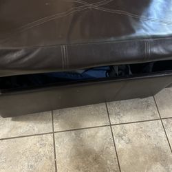 Storage Ottoman Bench. Read Description 