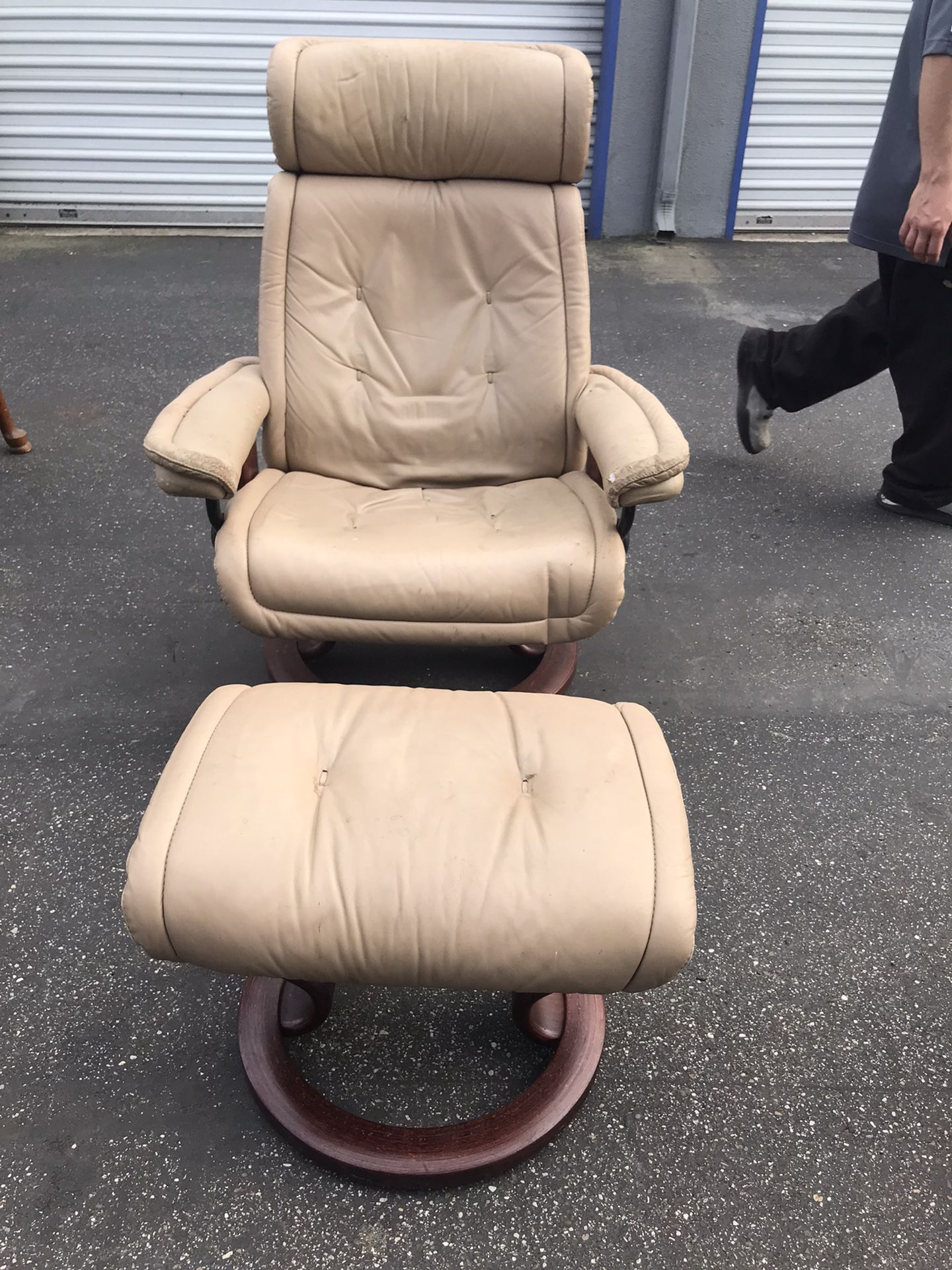Recliner Chair With Ottoman 