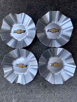 Chevrolet 2022 Tires Center Hub Original Like new