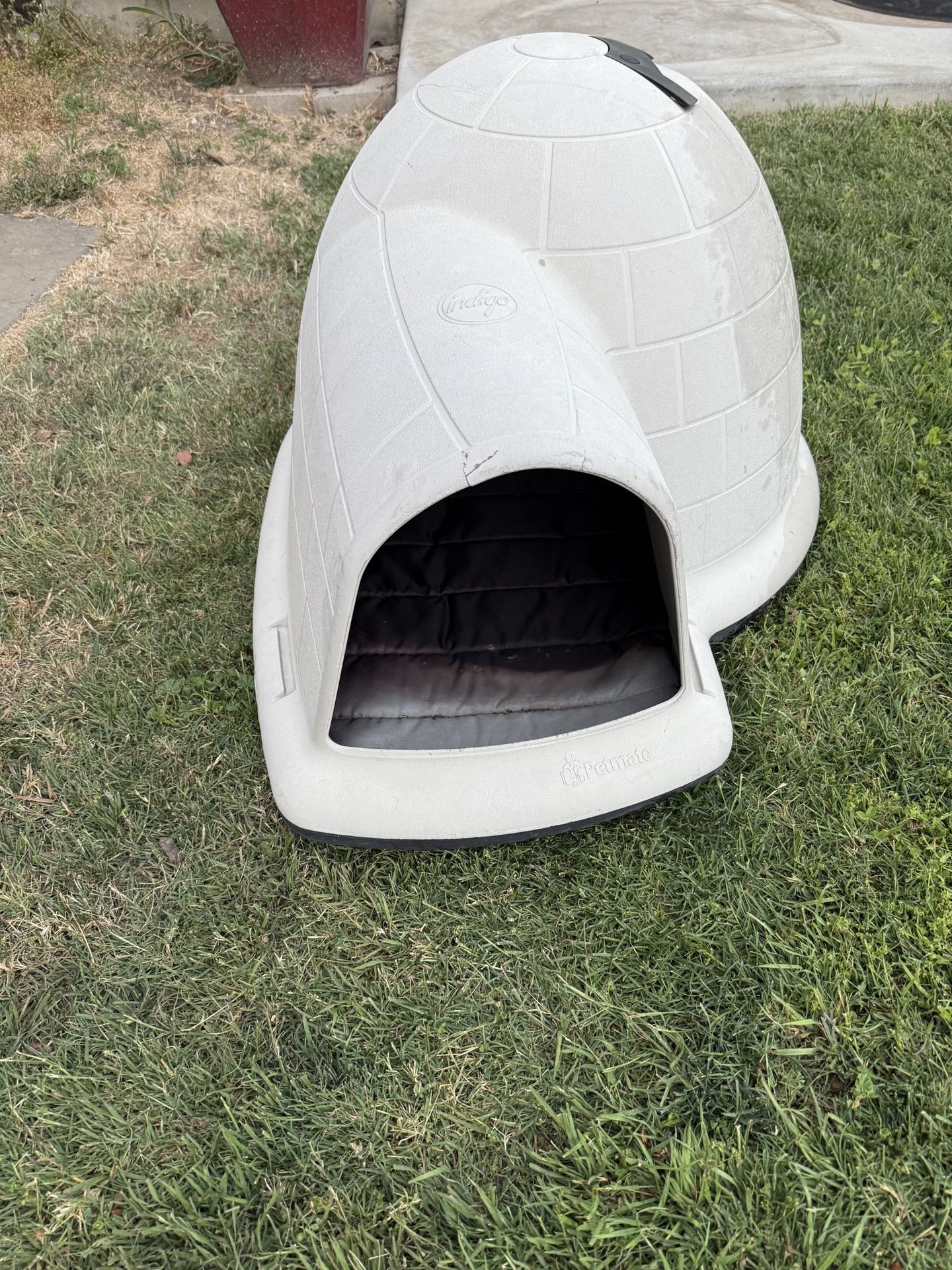 Petmate Indigo Dog House