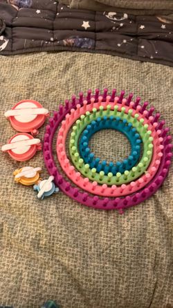 Round knitting loom set