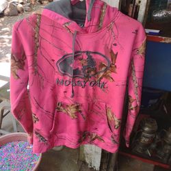 Pink Camo Mossy Oak Hoodie! Medium (8-10)