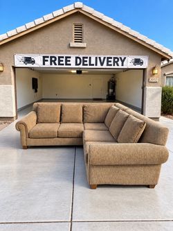 GREAT CONDITION Sectional