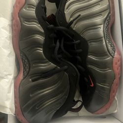 Sz 10.5 Nike foamposite BRAND NEW