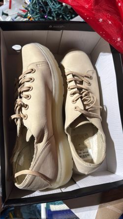 NEW Mens shoes  Size 10M