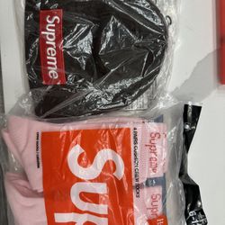 Supreme Beanie And Socks 