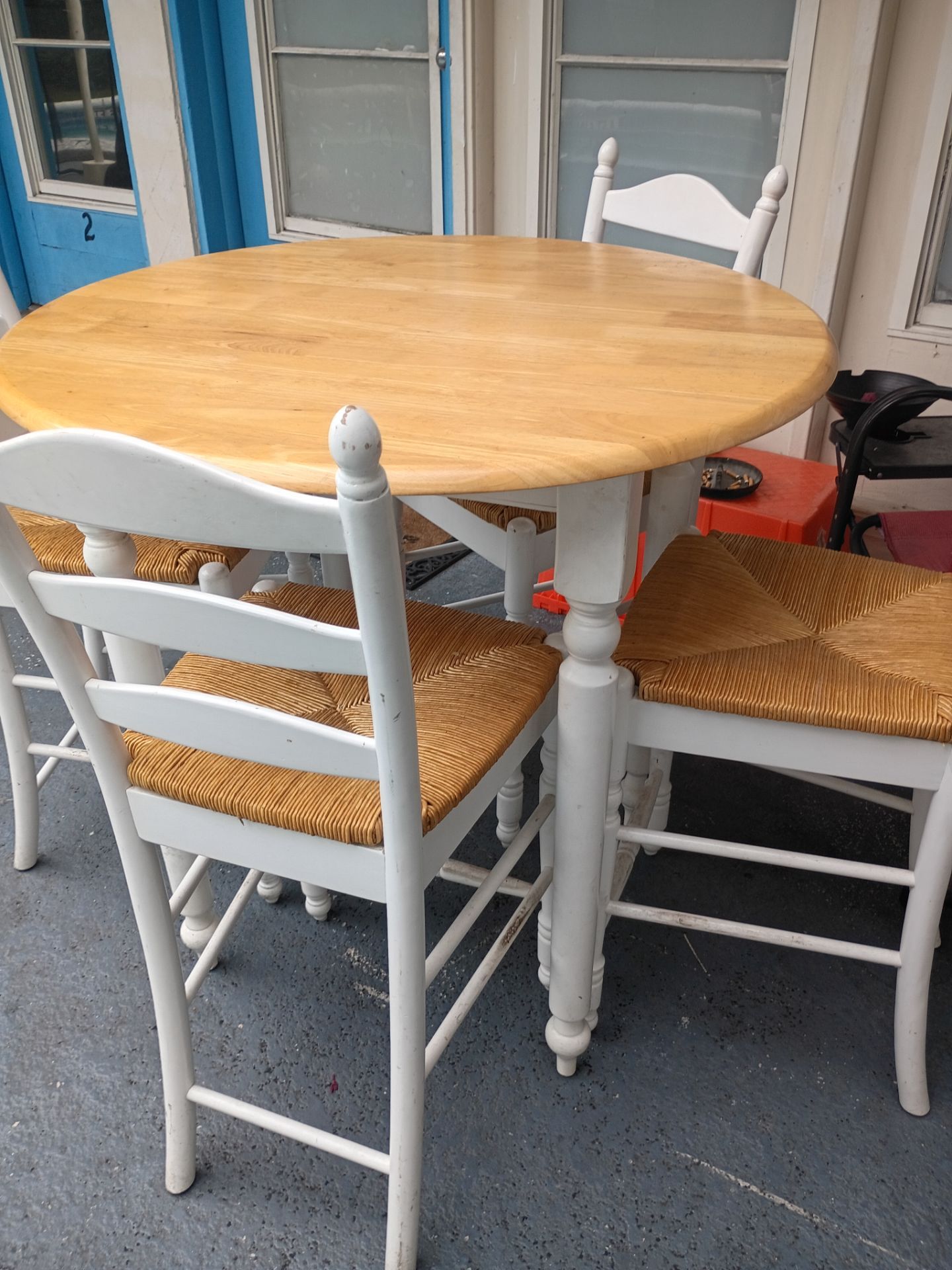pub table need gone asap today moving