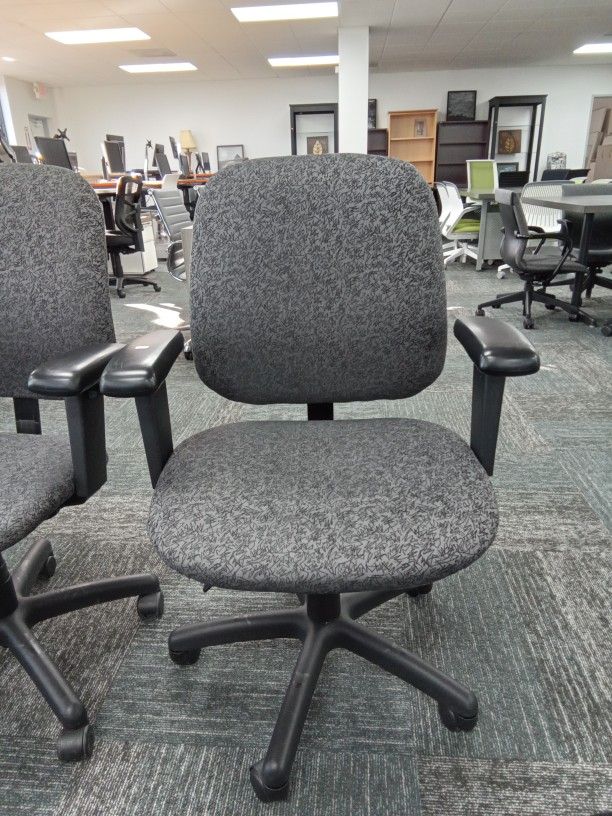 Used - Ergonomic Task Chair w/ Adjustable Arms