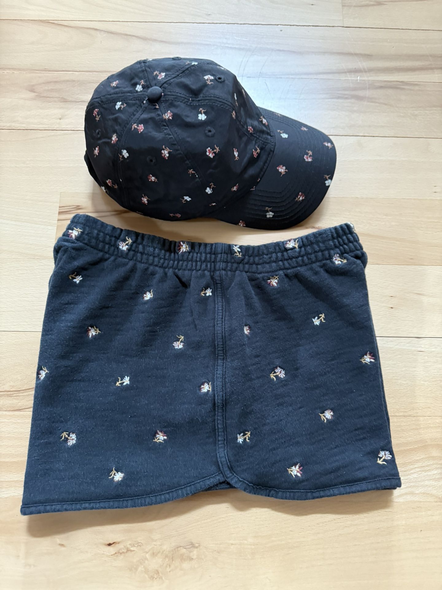 Madewell MWL WOMEN'S set of floral Black Cap Adjustable (new)short (used)