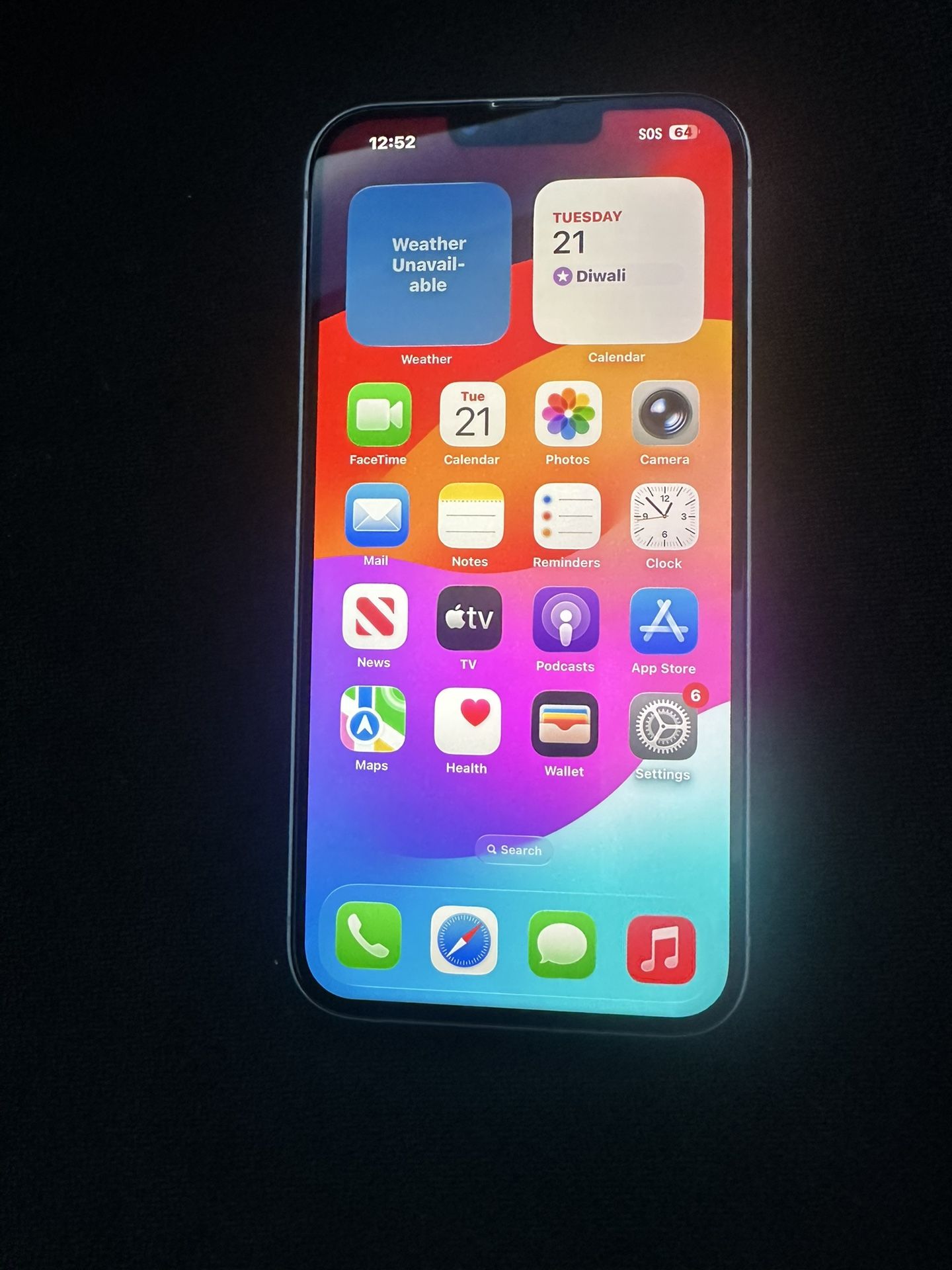 iPhone 14 Plus Purple 128gb unlocked for any service. It’s a 10 out of 10 looks flawless BUT THE CAMERAS DONT WORK 150$ free delivery