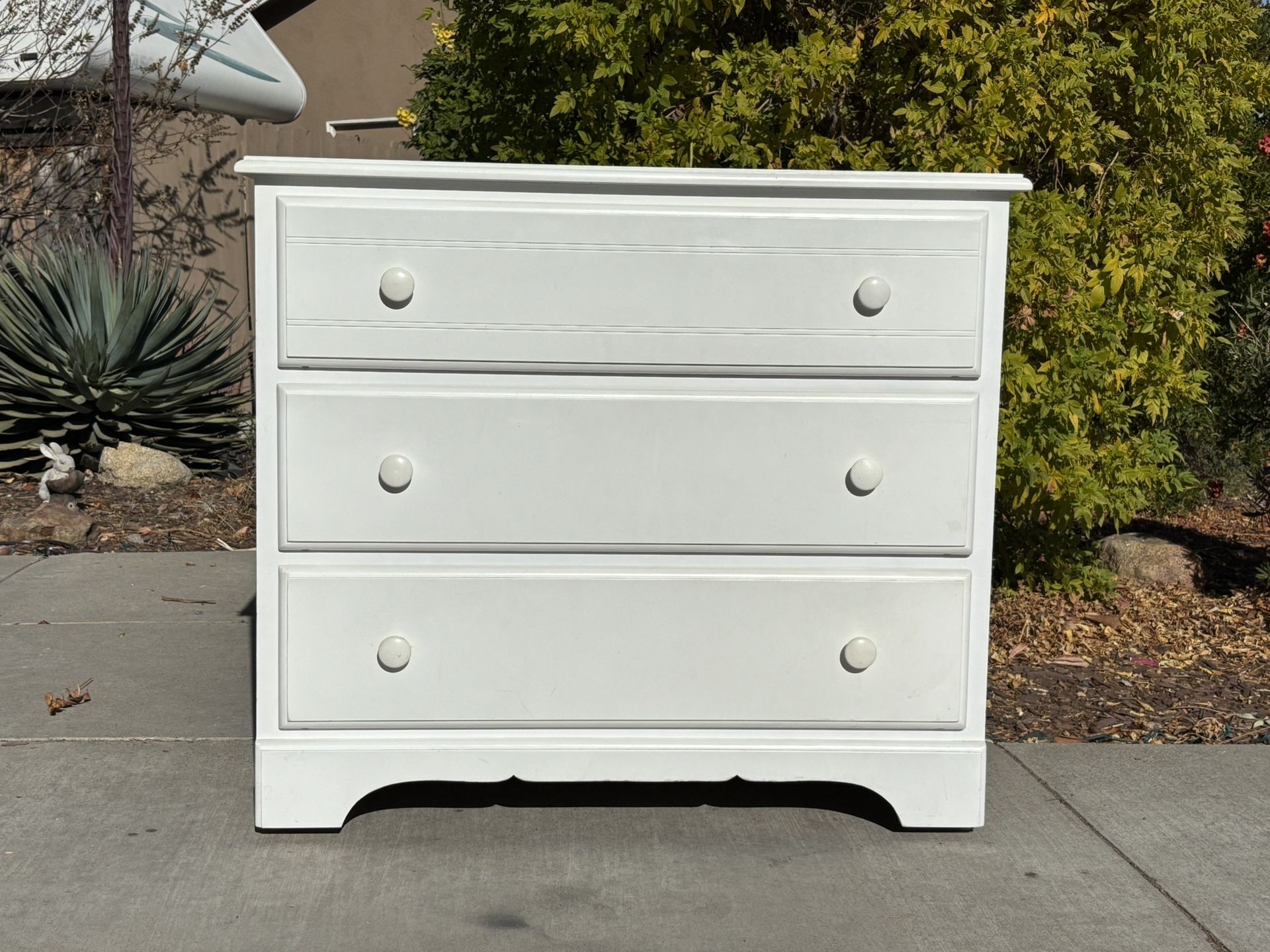 White Pottery Barn Dresser Chest of Drawers and Mirror Furniture Set