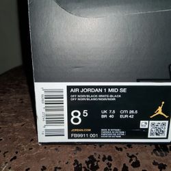 Jordan 1 Mid SE
Panda Elephant
