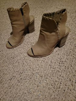 WOMENS VINCE CAMUTO FRENCH TAUPE KICETTA LEATHER ANKLE BOOTS TAN SIZE 9.5 